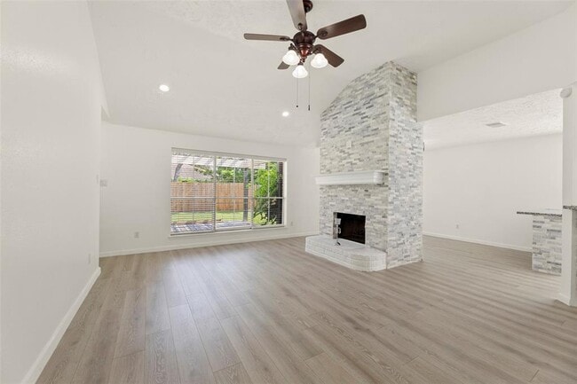 Building Photo - 419 Capehill Dr