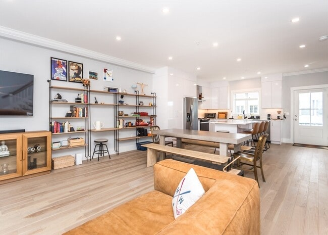 Building Photo - 29 Cherry St