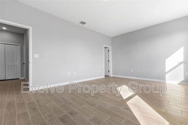 Building Photo - 21 Weymouth Ln