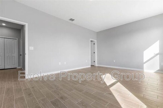 Building Photo - 23 Weymouth Ln