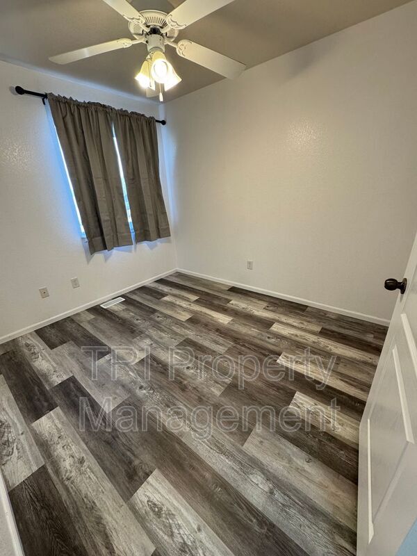 Building Photo - 2027 Birch Ave