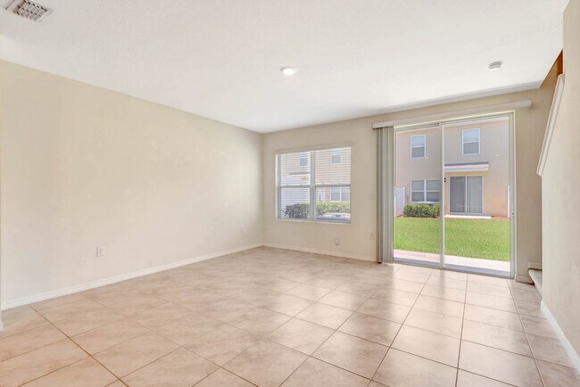 Building Photo - 8 Bella Oaks Dr