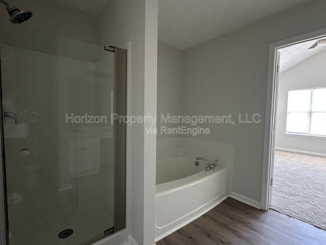 Building Photo - 6461 Topside Ave