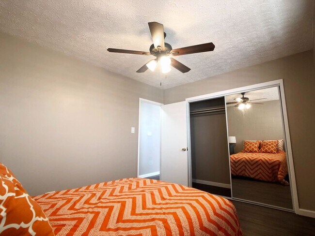 Building Photo - 716 Lukepane Ave