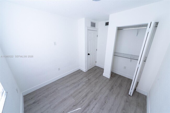 Building Photo - 3417 NW 22nd Ave