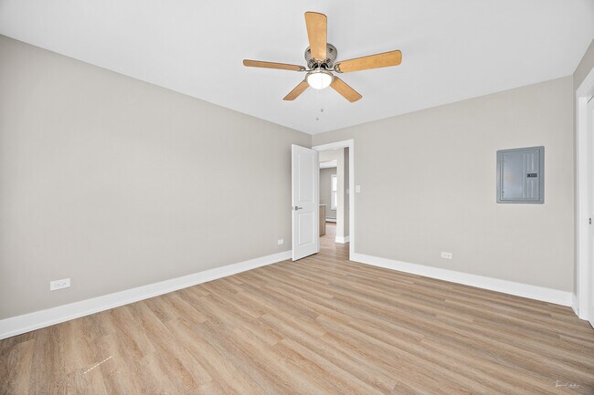 Building Photo - 4429 Prairie Ave