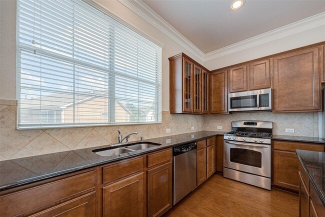 Building Photo - 3302 Clearview Cir