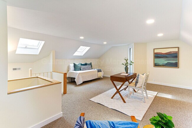 Building Photo - 475 St Andrews Dr