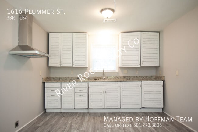 Building Photo - 1616 Plummer Street