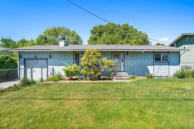 Building Photo - 1703 N Walnut Rd