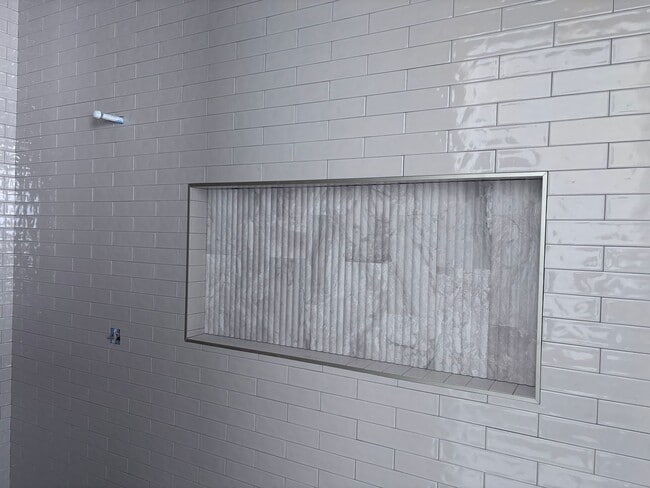 Building Photo - Beautiful single story with 4 bedrooms next to Crimson High School