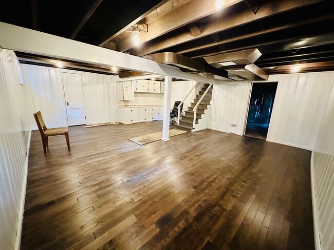 Building Photo - {8100} Picture Perfect Leawood Cottage + C...