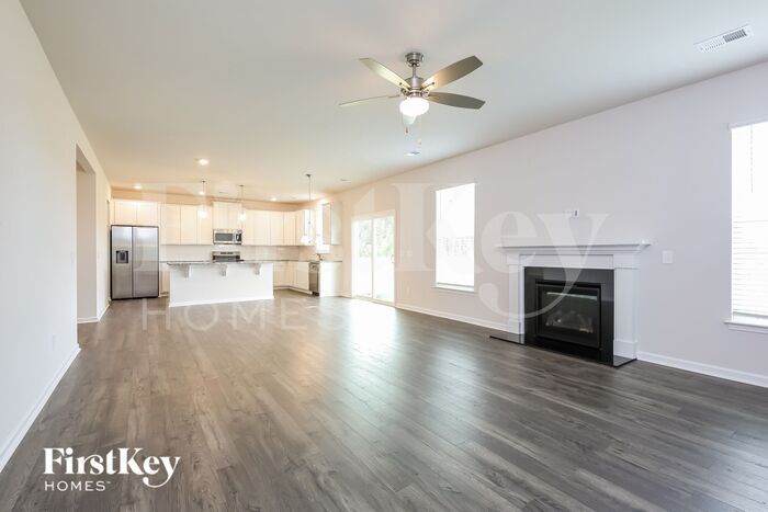 Building Photo - 510 Hillpark Ln