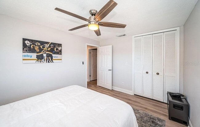 Building Photo - 2180 Dolphin Blvd S