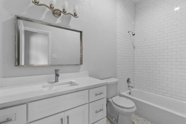 Building Photo - Gorgeous New Remodeled 2 Bedroom Condo nea...