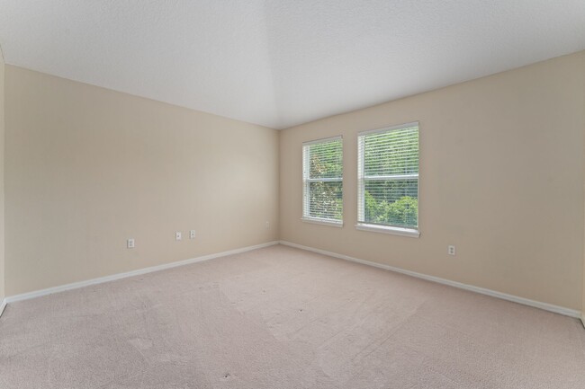 Building Photo - Nice 2/2 Condo w/Garage in Villas of East ...