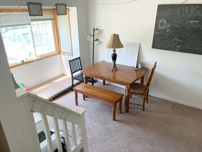 Building Photo - 910 Bungalow Ct