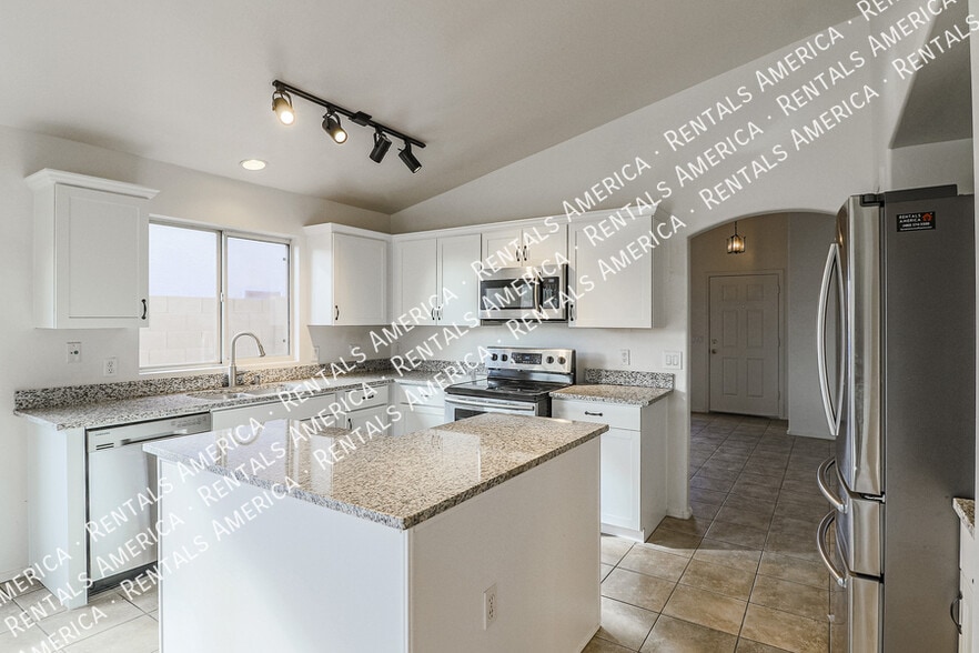 Building Photo - 12043 W Windrose Dr