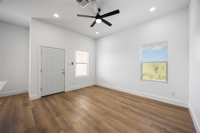 Building Photo - 9723 Cargill St