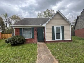 Building Photo - Renovated 2 Bedroom 2 Bath Home for Rent!