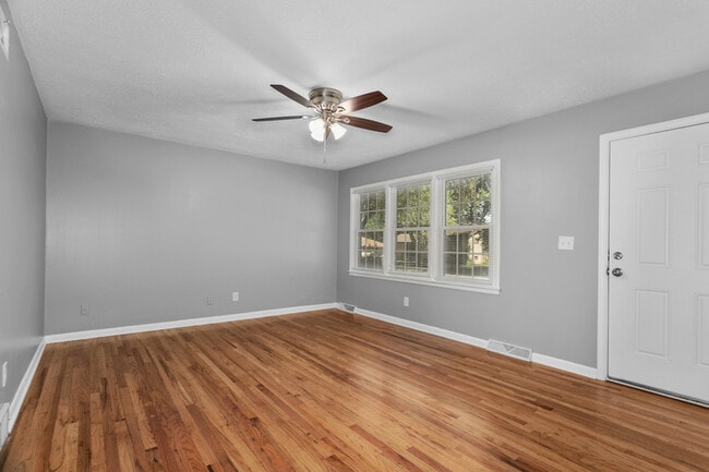 Building Photo - 711 SW 7 St