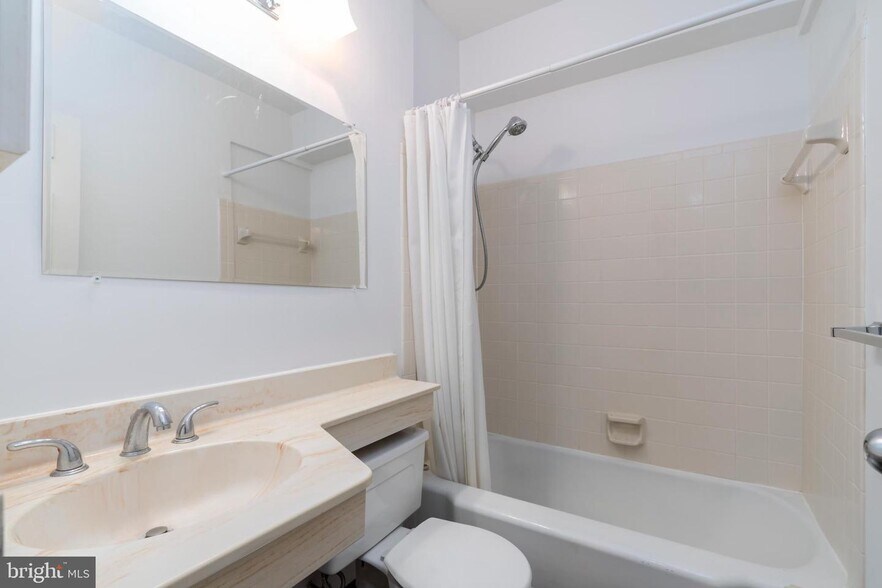 Building Photo - 1727 Massachusetts Ave NW