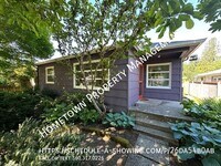 Building Photo - 1613 Garrison St NE