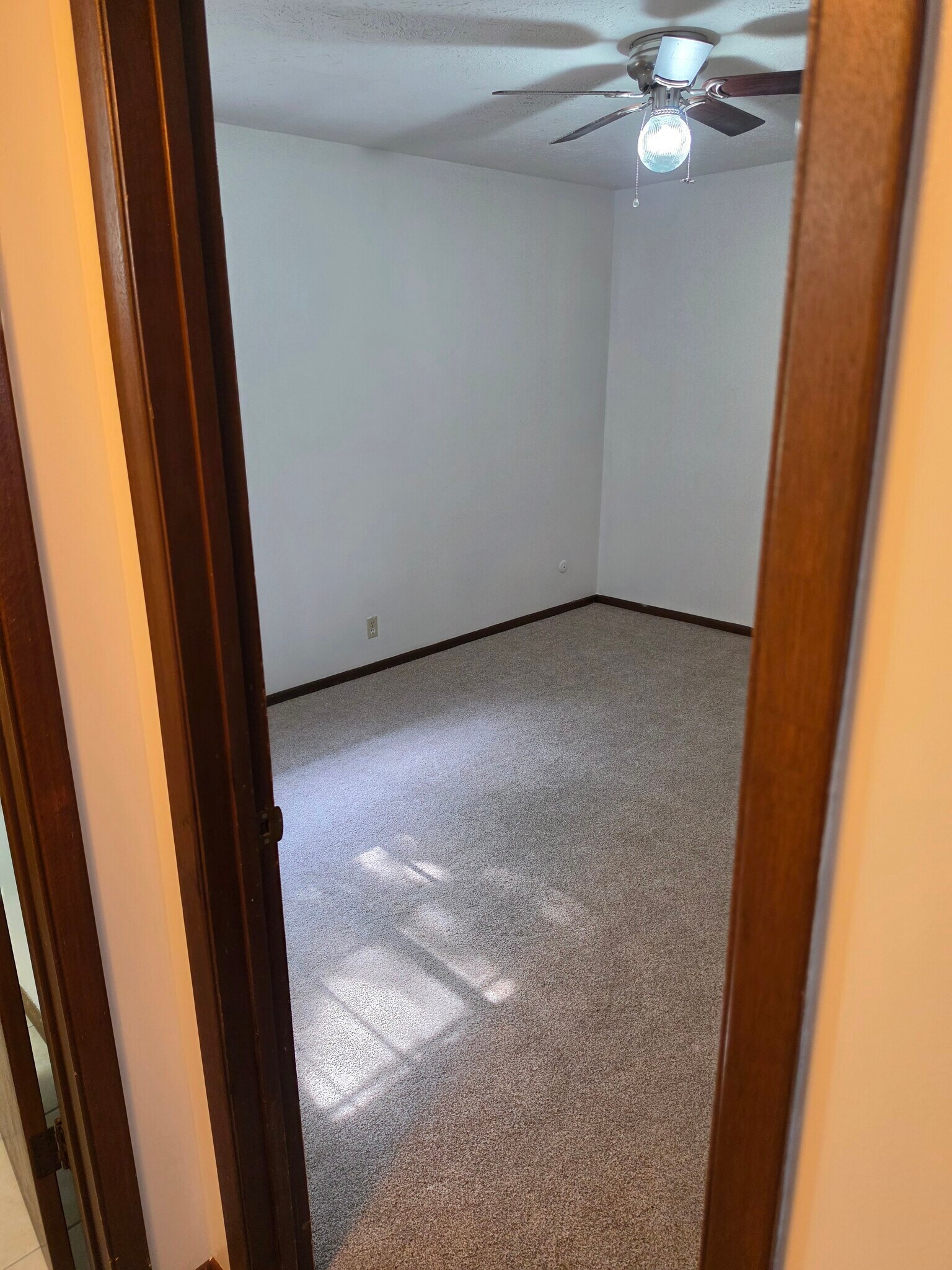 entering North bedroom - 2125 N. Monroe