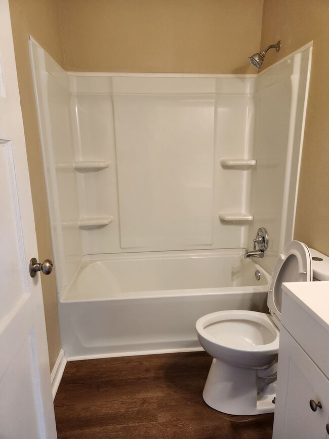 Building Photo - Single Family 2 bed 2 bath