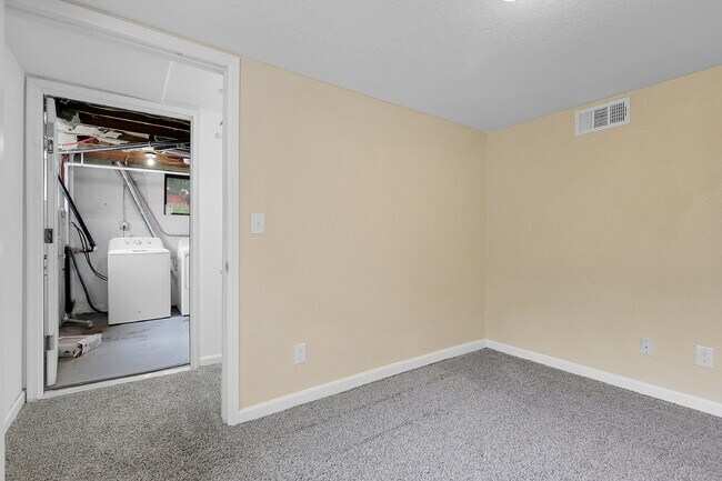 Building Photo - $1,795.95 - 2 Bed, 1 Bath Duplex Unit in Littleton with Fenced in yard, and In Unit Laundry!