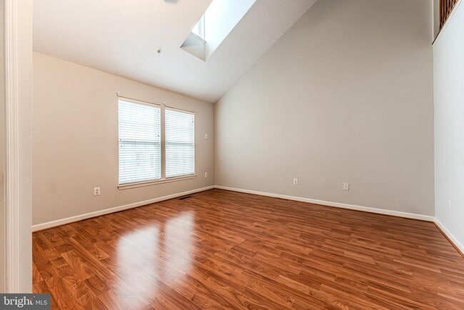 Building Photo - 1552 Oakley Ln