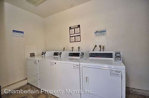 Building Photo - 237-239 Tamarack Ave