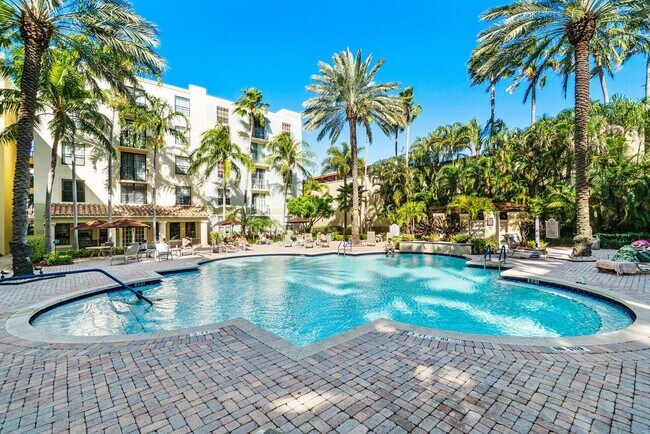 Building Photo - 630 S Sapodilla Ave