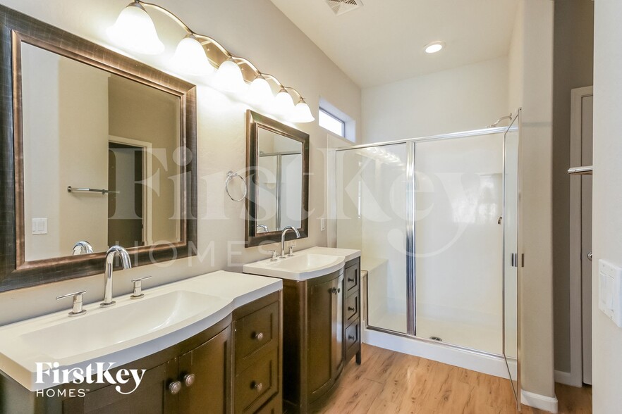 Building Photo - 2762 E Morenci Rd