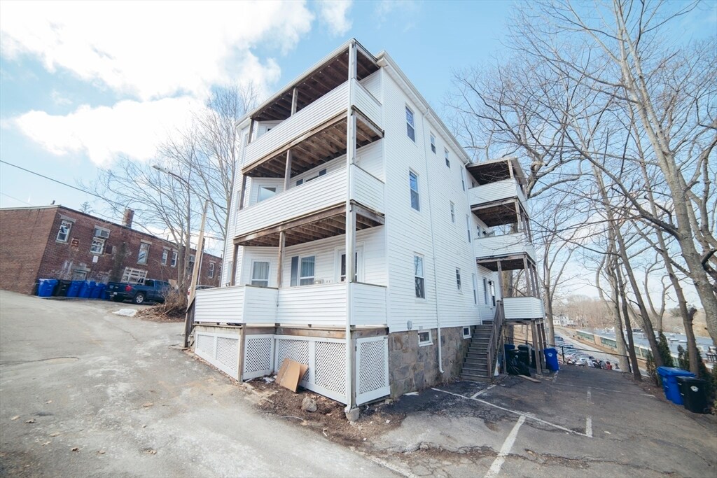 Building Photo - 9 Duffley Ct