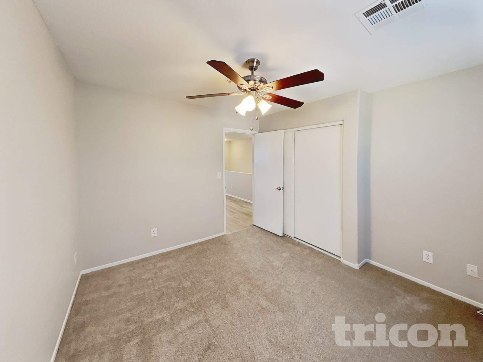 Building Photo - 1092 Country Coach Dr