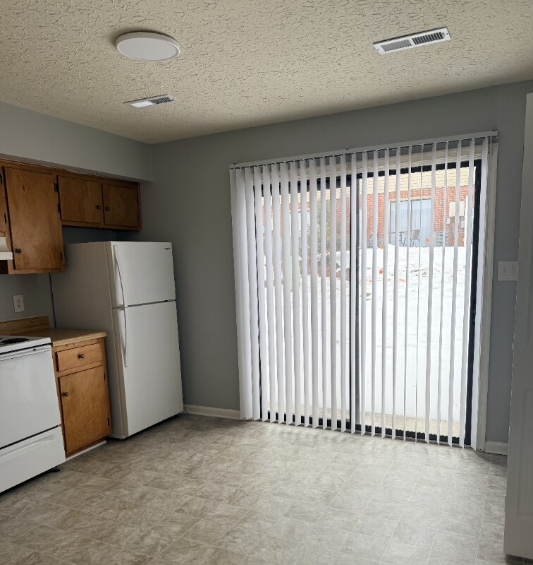 Building Photo - 15 Ferguson Dr