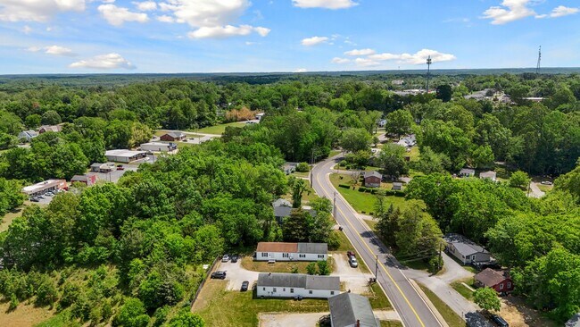 Building Photo - 422 Longwood Ave