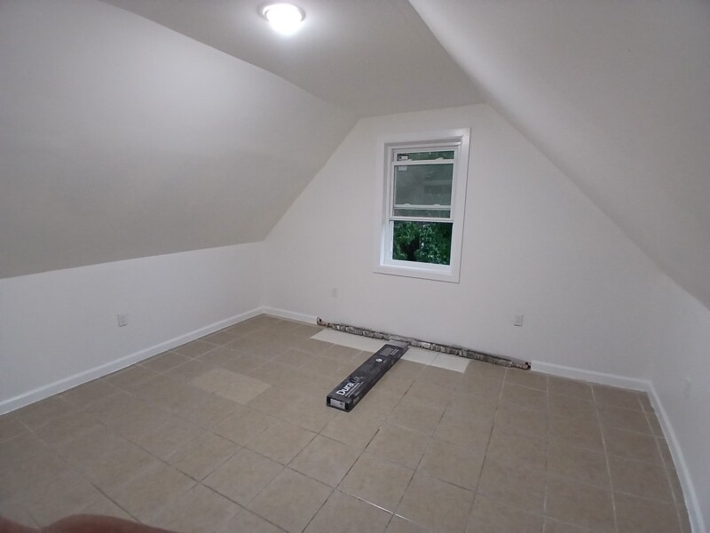 Building Photo - 66 Linden Ave