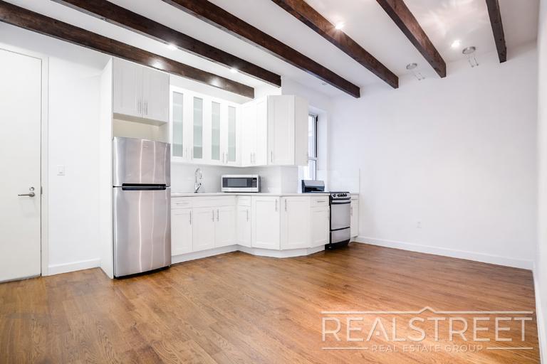 Building Photo - 3 BED 1.5 Bath in Bed Stuy