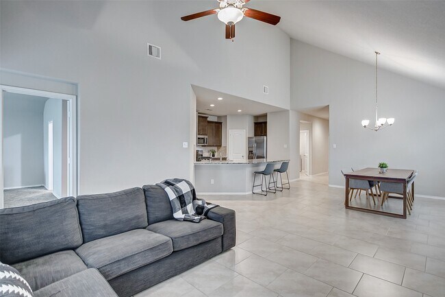 Building Photo - 23819 Padova Gardens Dr