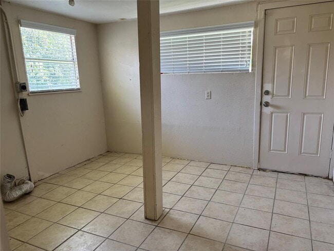 Building Photo - 3208 Suiter Way