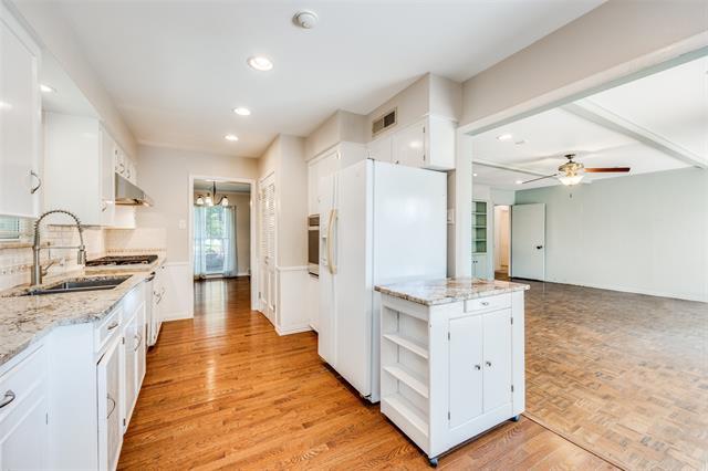 Building Photo - 3580 Ainsworth Dr