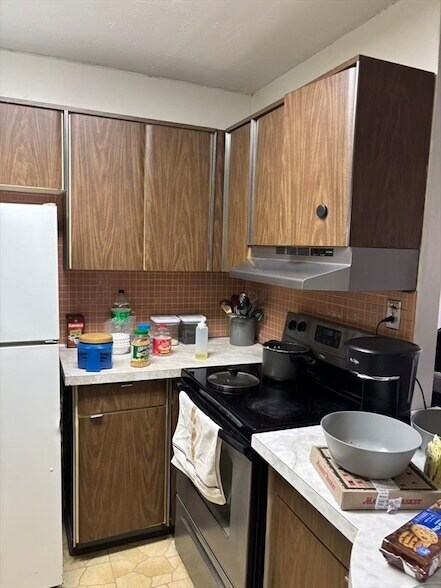 Building Photo - 200 Swanton St