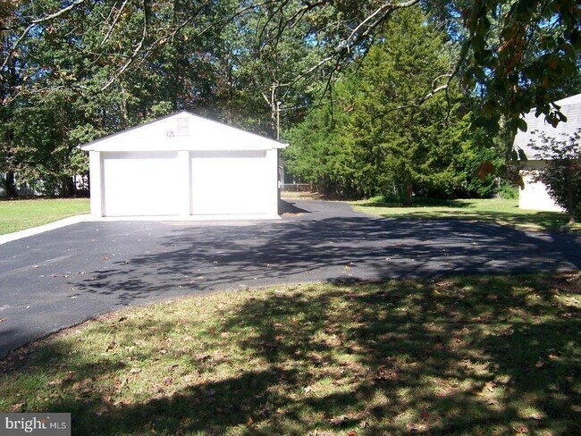 Building Photo - 6225 Ripley Rd