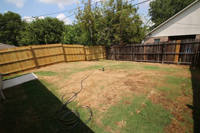 Building Photo - 8032-8034 Arbor