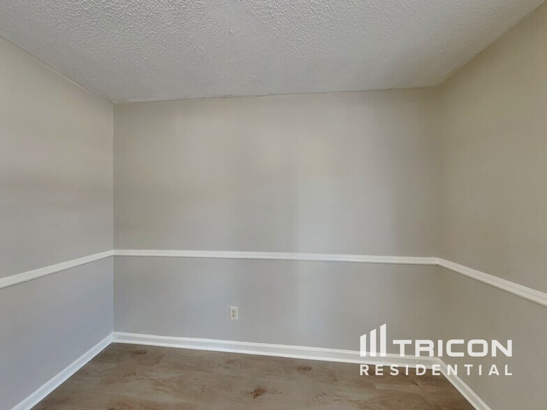 Building Photo - 204 River Song Rd