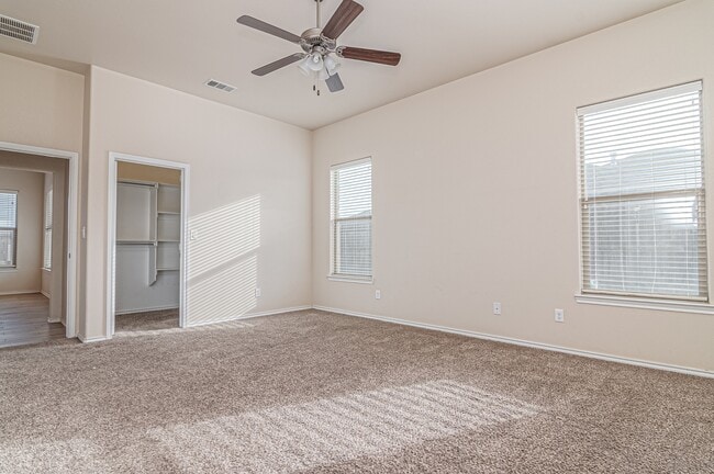 Building Photo - 6719 Yellow Rose Ct
