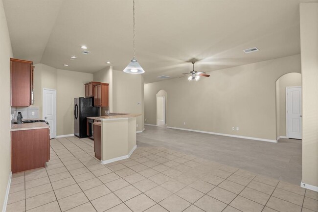 Building Photo - 26350 Longview Creek Dr