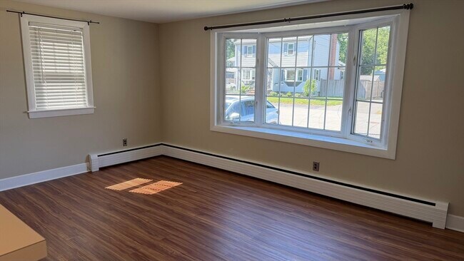 Building Photo - 37 Longview Way
